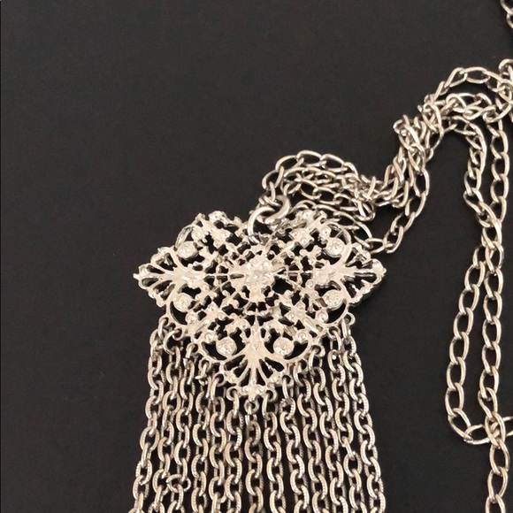 VINTAGE BOHEMIAN SILVER METAL CHAINED NECKLACE - Picture 3 of 8